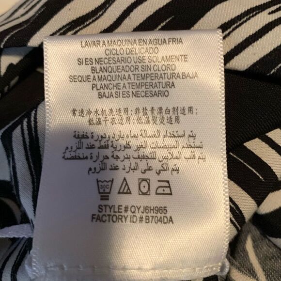 BCBG MAXARZIA patterned tunic/ dress - Picture 6 of 12